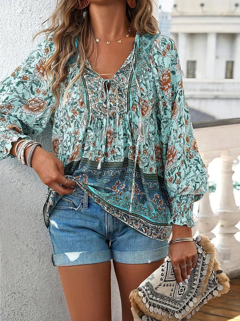 Arya - Elegant blouse with flowers