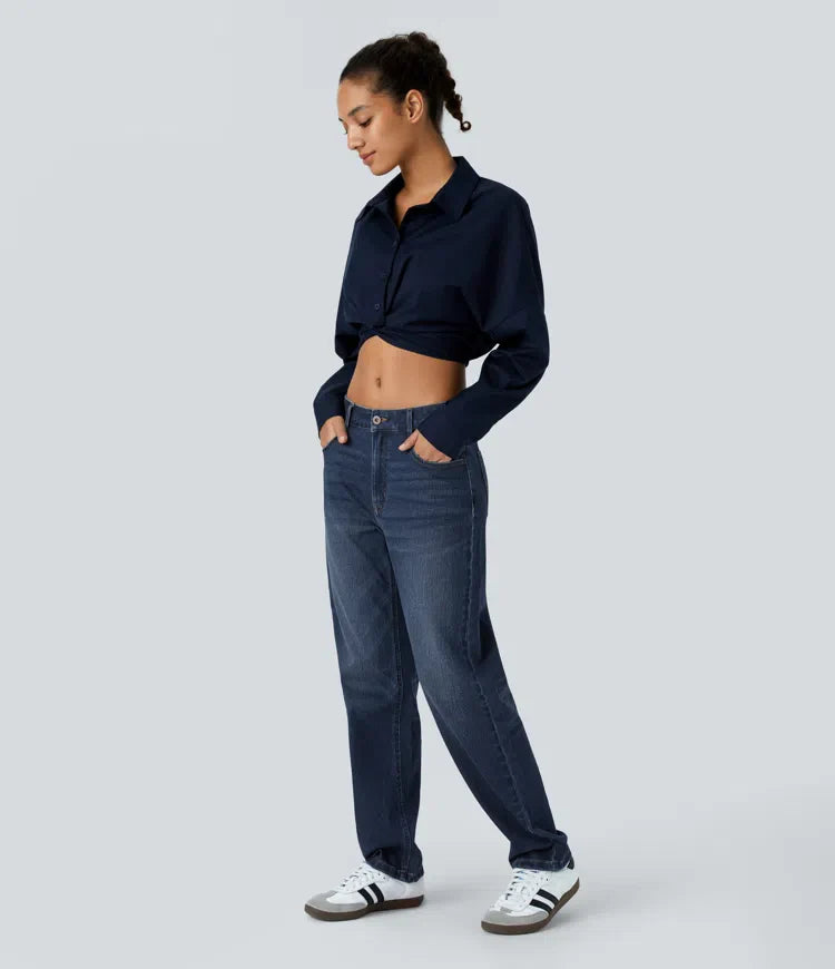 Casual, washed mom jeans in stretch knit denim with buttons, zip and multiple pockets