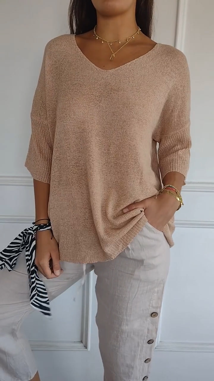 LUNA™ | Plain-colored knitted top with V-neckline
