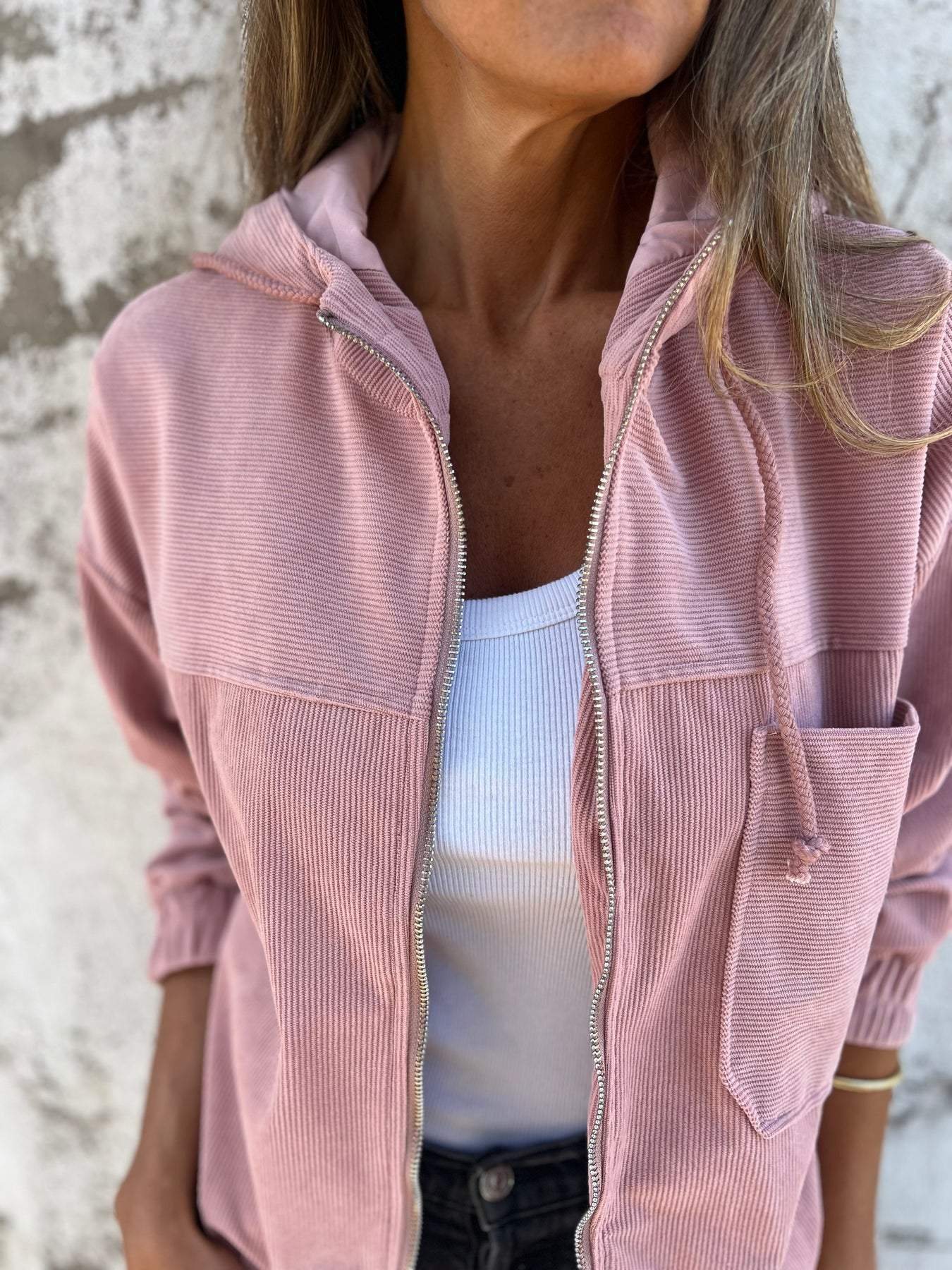 LILA – Casual jacket with hood and zipper
