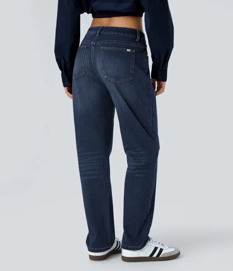 Casual, washed mom jeans in stretch knit denim with buttons, zip and multiple pockets