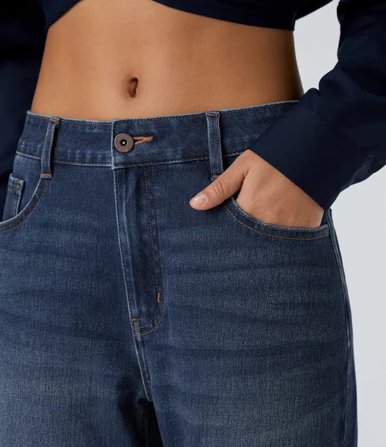 Casual, washed mom jeans in stretch knit denim with buttons, zip and multiple pockets