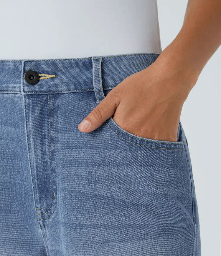 Casual, washed mom jeans in stretch knit denim with buttons, zip and multiple pockets