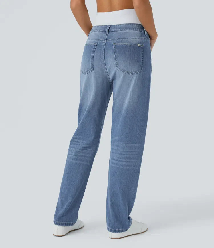 Casual, washed mom jeans in stretch knit denim with buttons, zip and multiple pockets