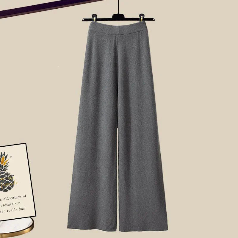 MIA – Comfortable, soft three-piece set with long sleeves