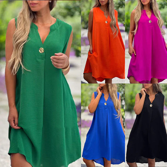 Sleeveless V-neck dress in solid colours with button trim